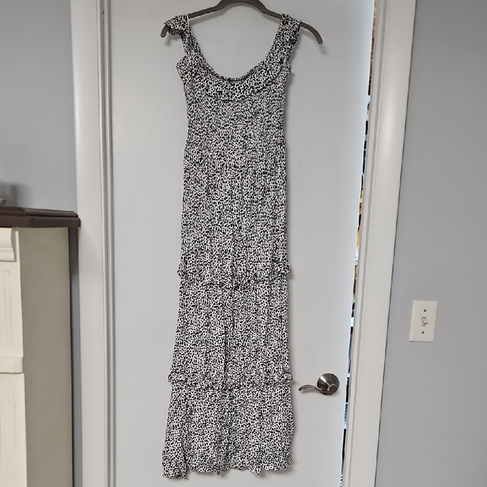 Elegant Black and White Floral Maxi Dress